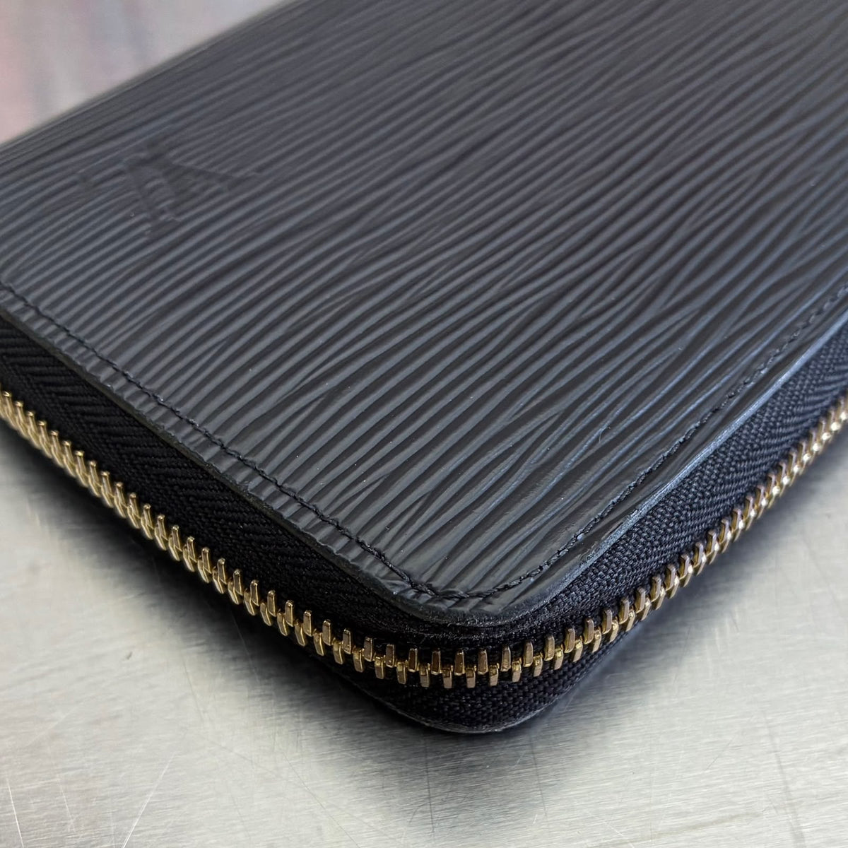Louis Vuitton Zippy Epi