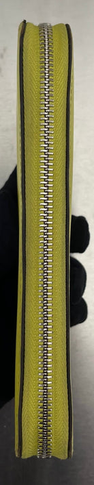 Louis Vuitton Zippy Epi