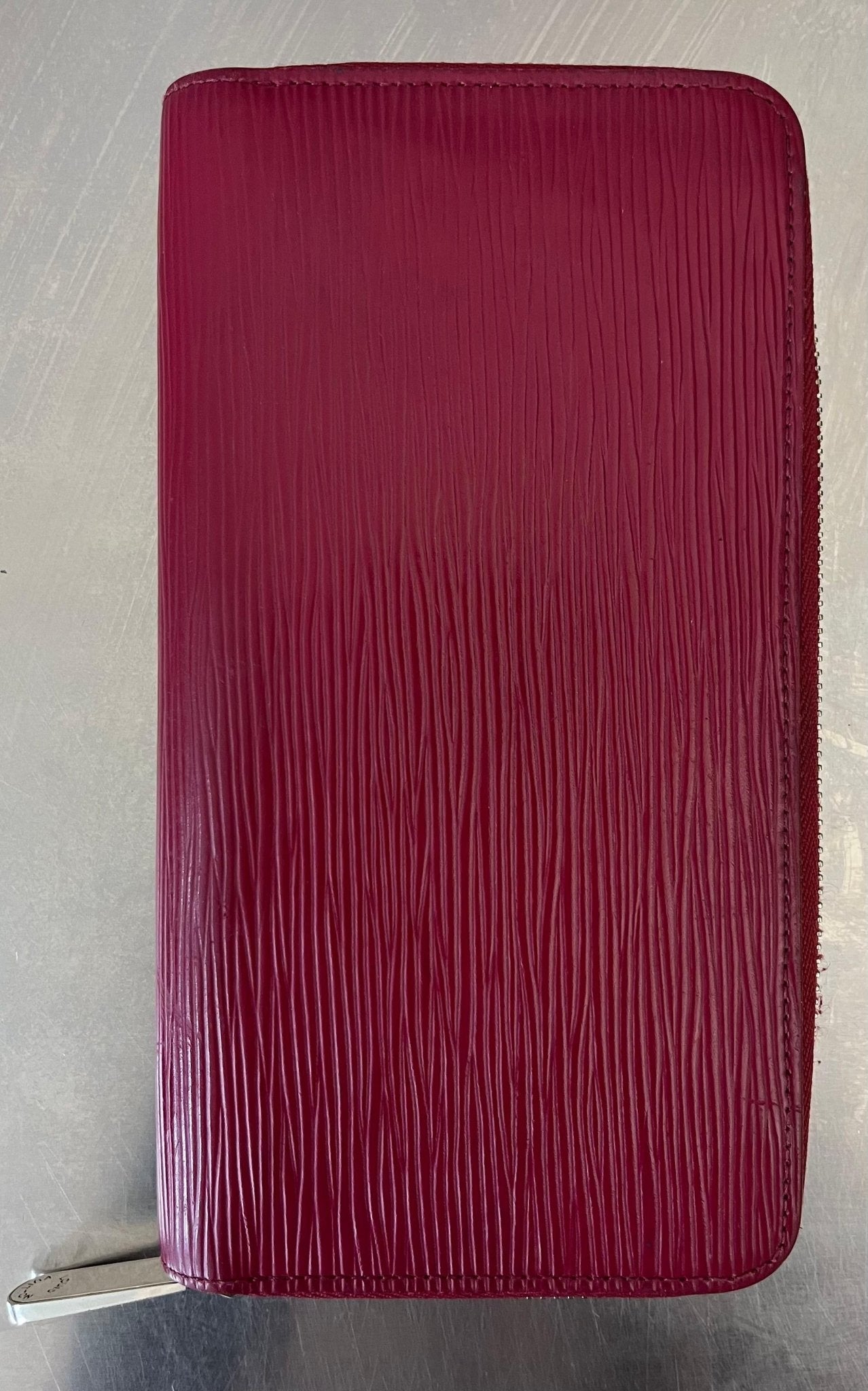 Louis Vuitton Zippy Epi