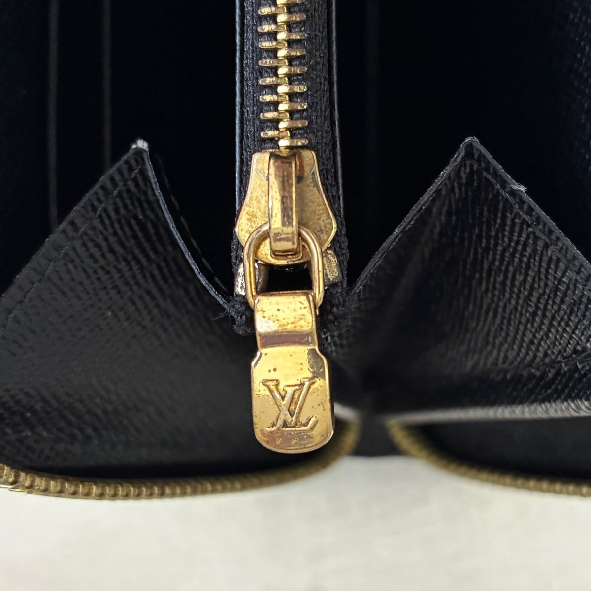 Louis Vuitton Zippy Epi