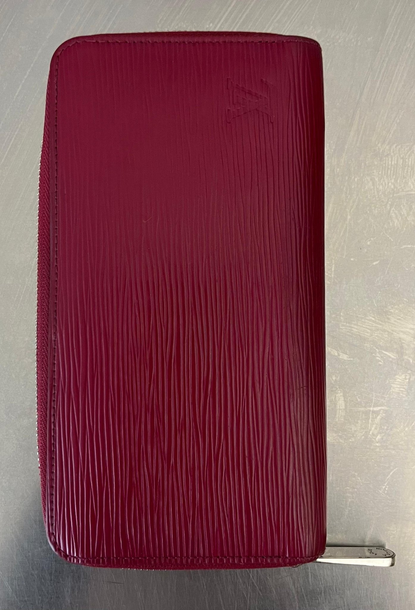 Louis Vuitton Zippy Epi