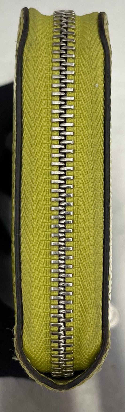 Louis Vuitton Zippy Epi