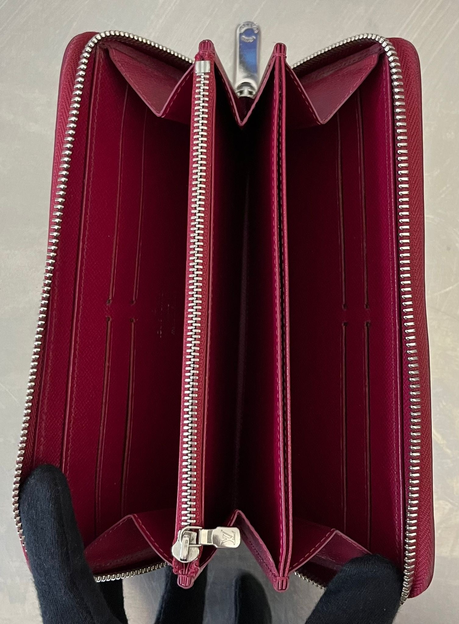 Louis Vuitton Zippy Epi