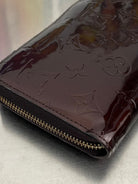 Louis Vuitton Zippy Lackleder