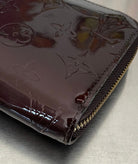 Louis Vuitton Zippy Lackleder