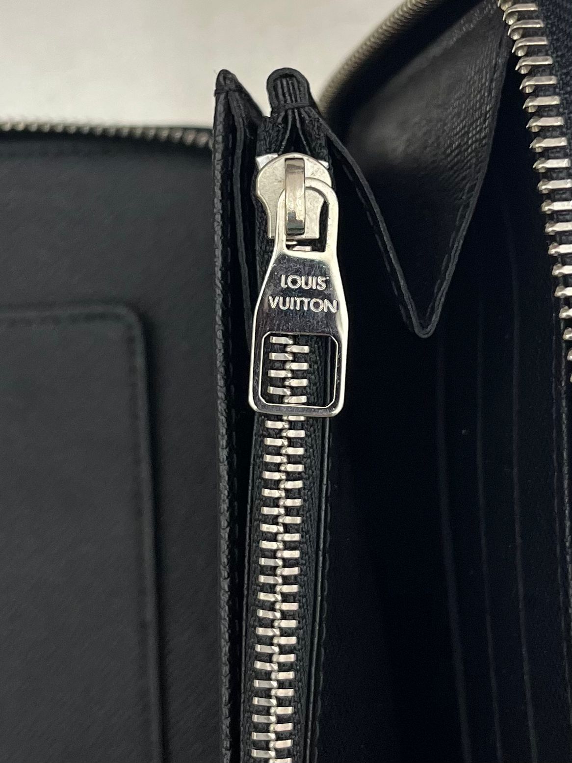 Louis Vuitton Zippy Organizer Damier
