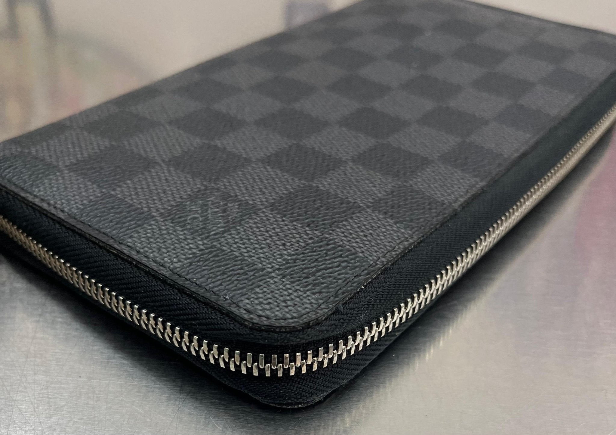 Louis Vuitton Zippy Organizer Damier