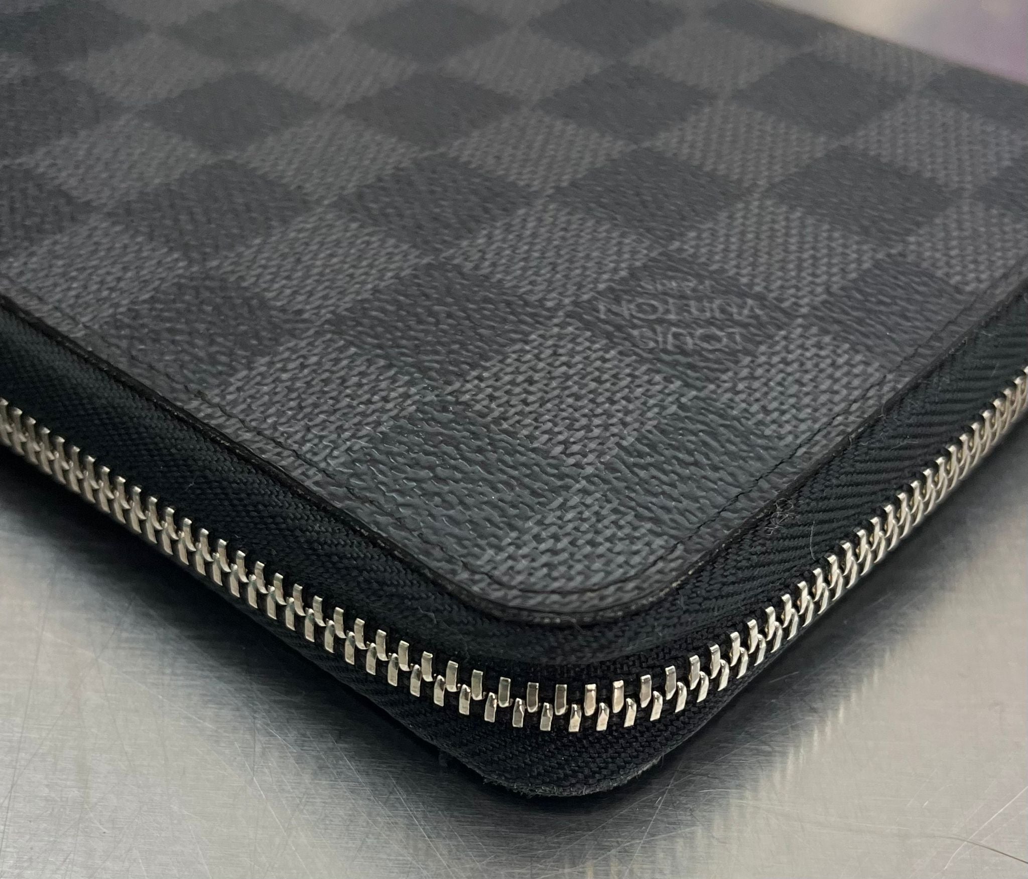 Louis Vuitton Zippy Organizer Damier
