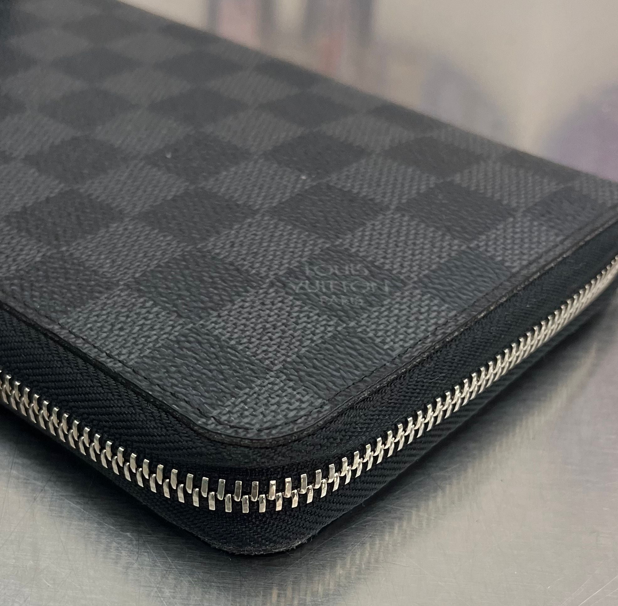 Louis Vuitton Zippy Organizer Damier