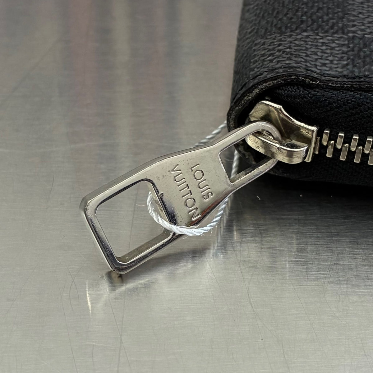 Louis Vuitton Zippy Organizer Damier Graphite