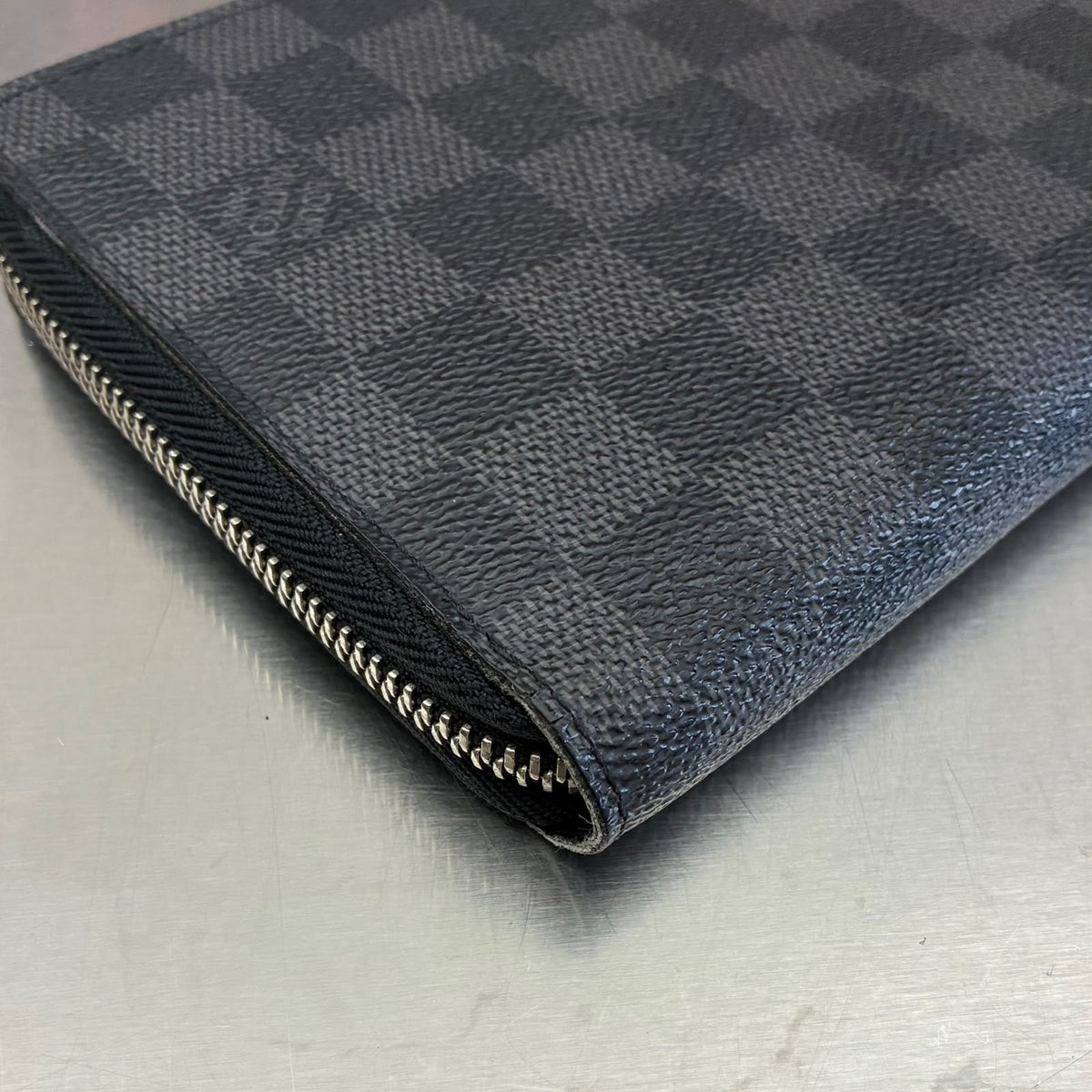 Louis Vuitton Zippy Organizer Damier Graphite