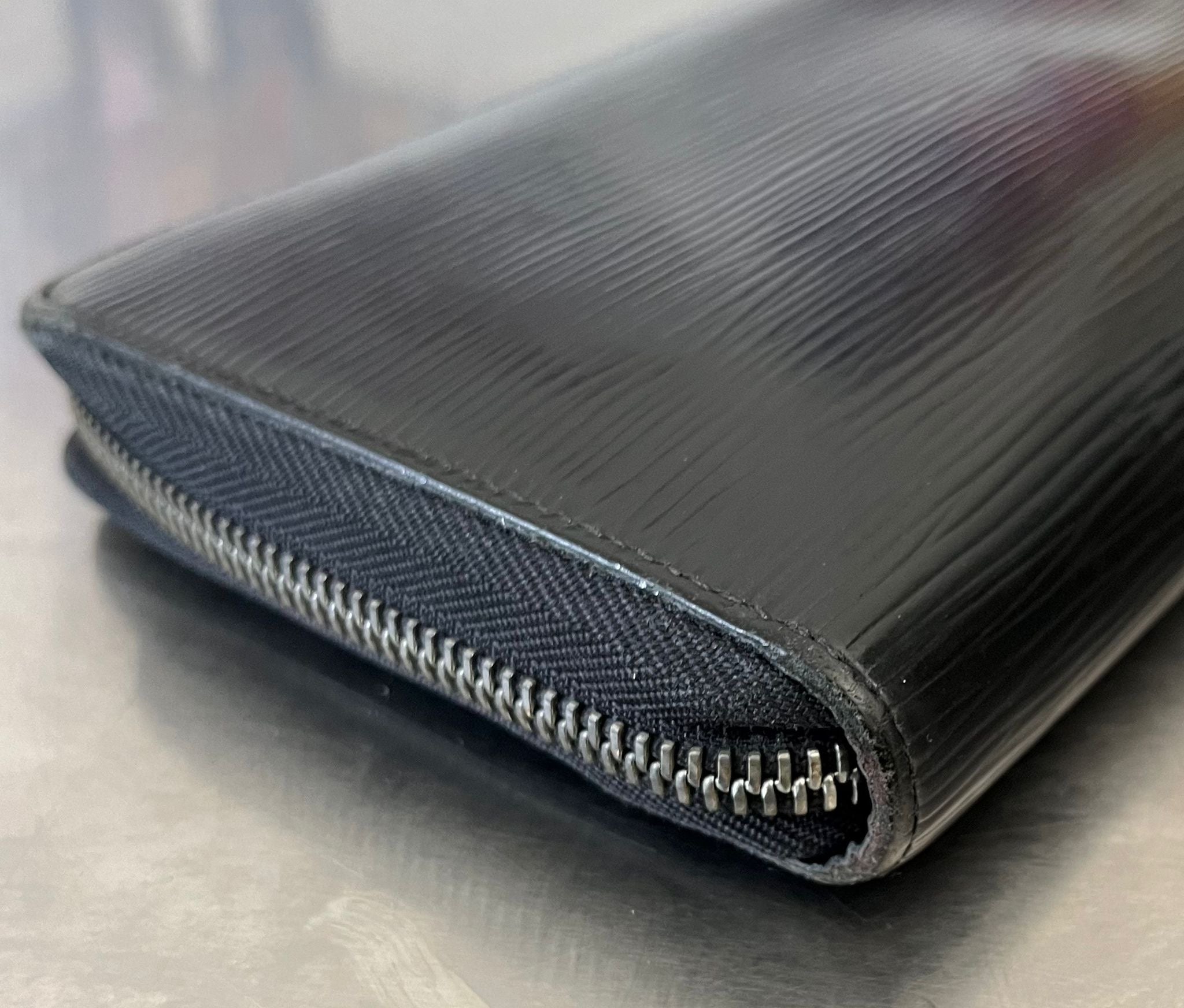 Louis Vuitton Zippy Organizer Epi