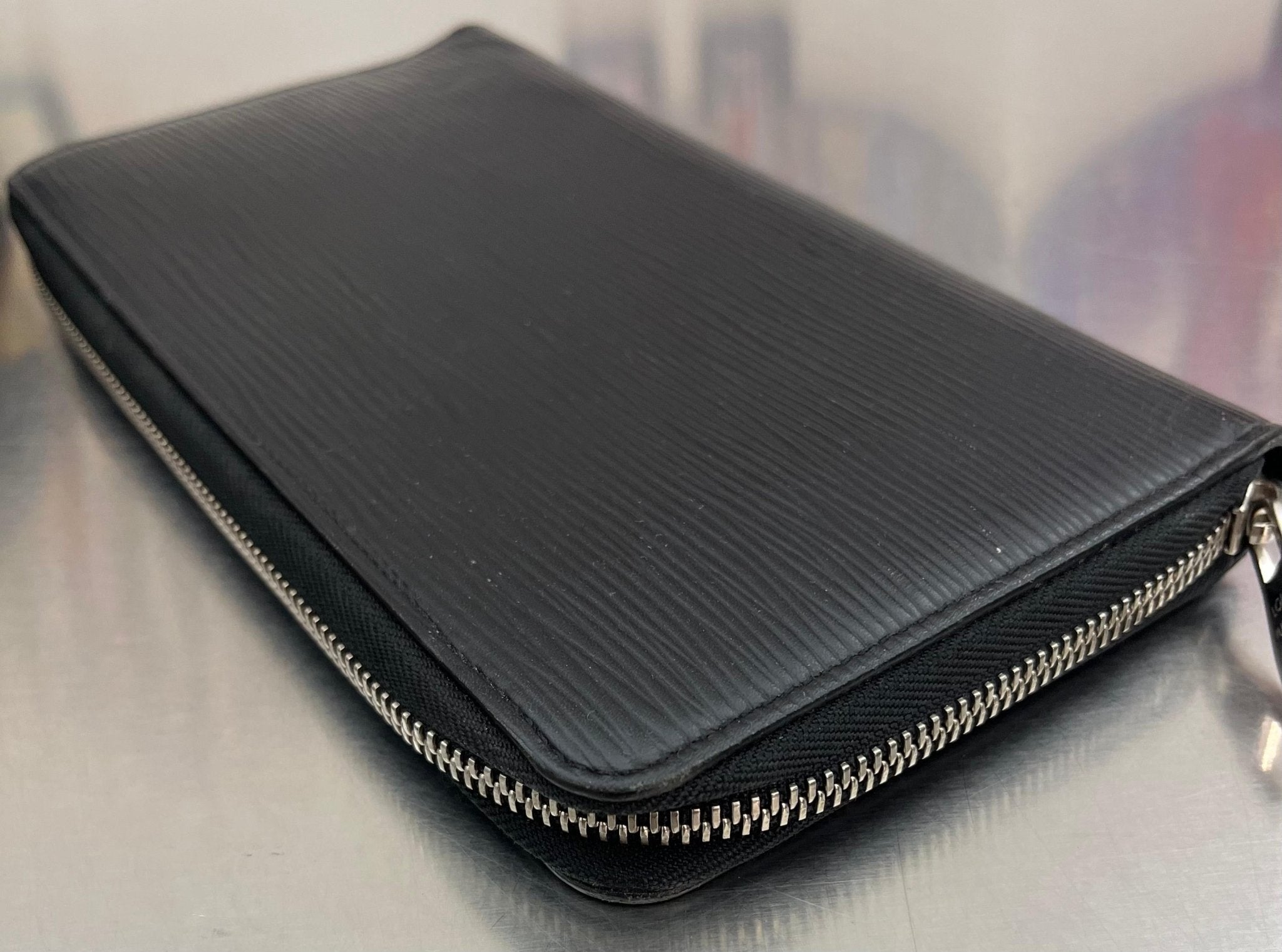Louis Vuitton Zippy Organizer Epi