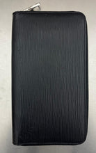 Louis Vuitton Zippy Organizer Epi