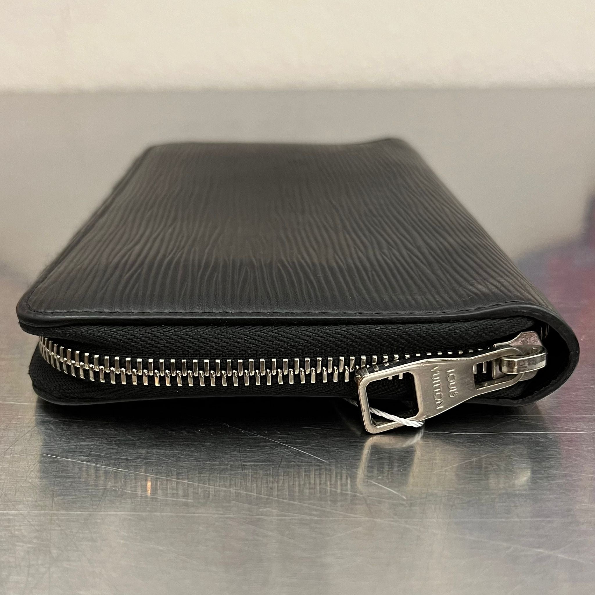 Louis Vuitton Zippy Organizer Epi