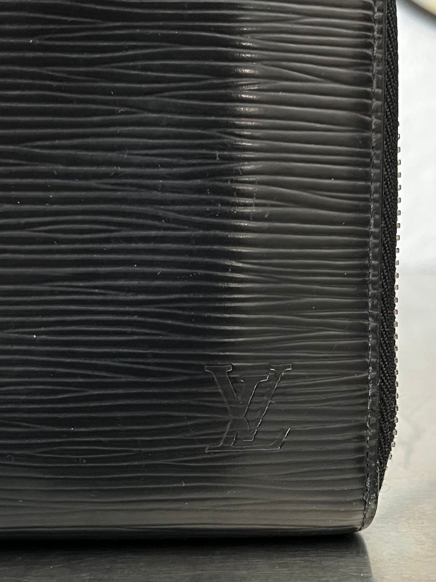 Louis Vuitton Zippy Organizer Epi
