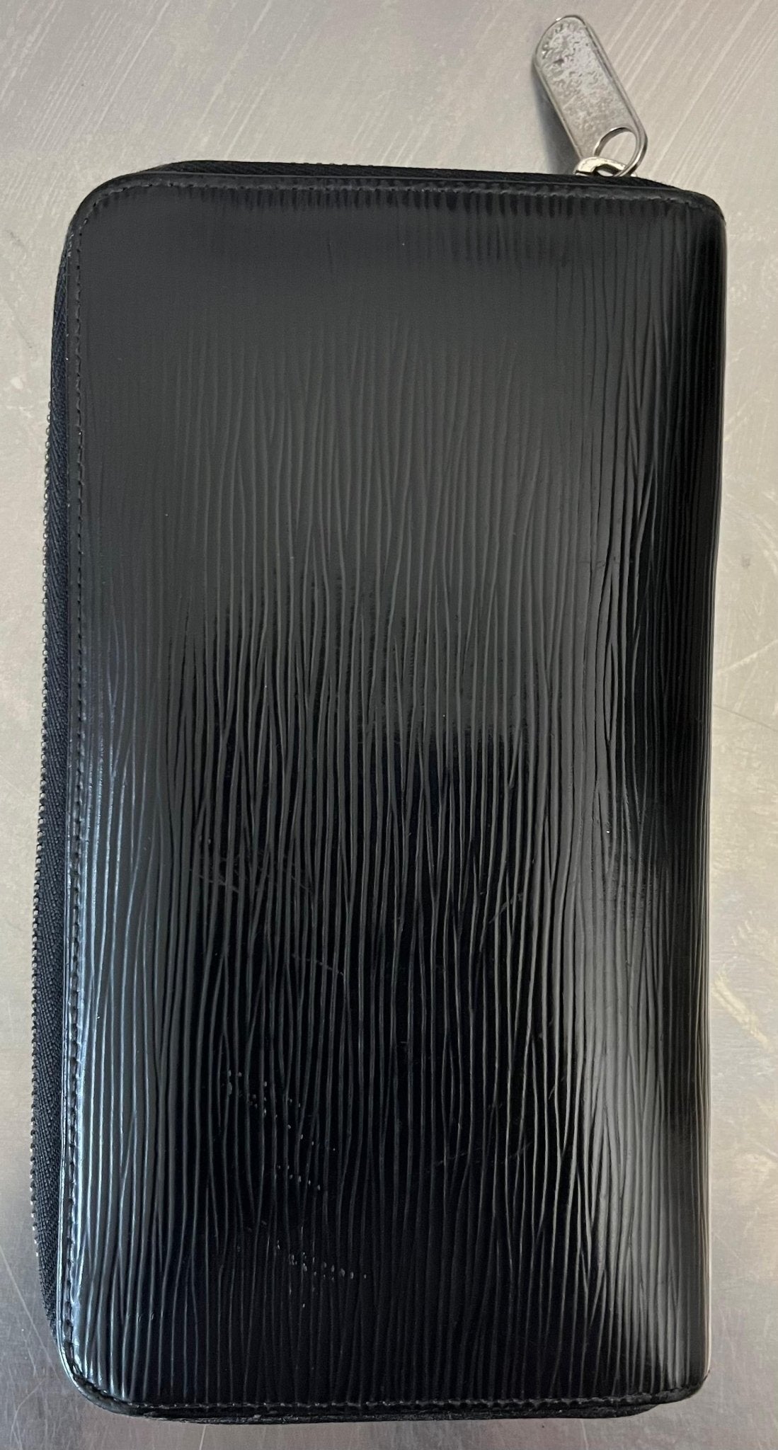 Louis Vuitton Zippy Organizer Epi