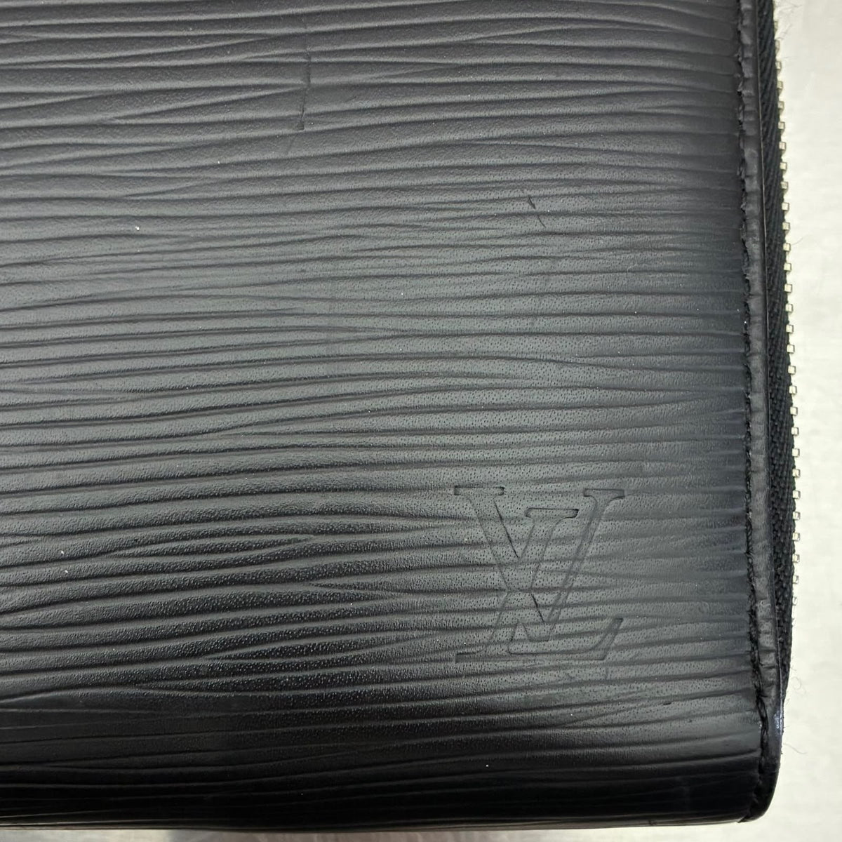 Louis Vuitton Zippy Organizer Epi