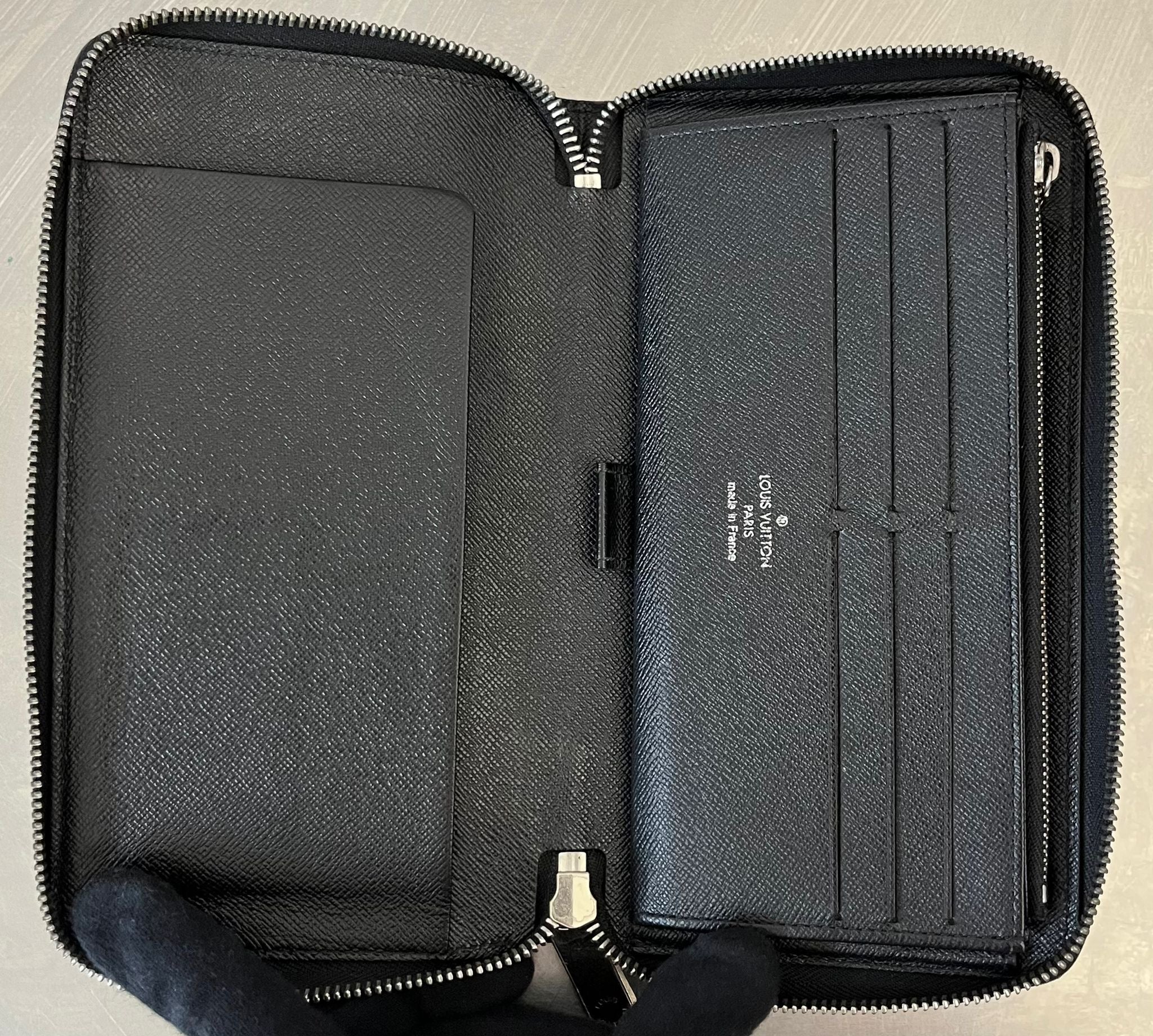 Louis Vuitton Zippy Organizer Epi