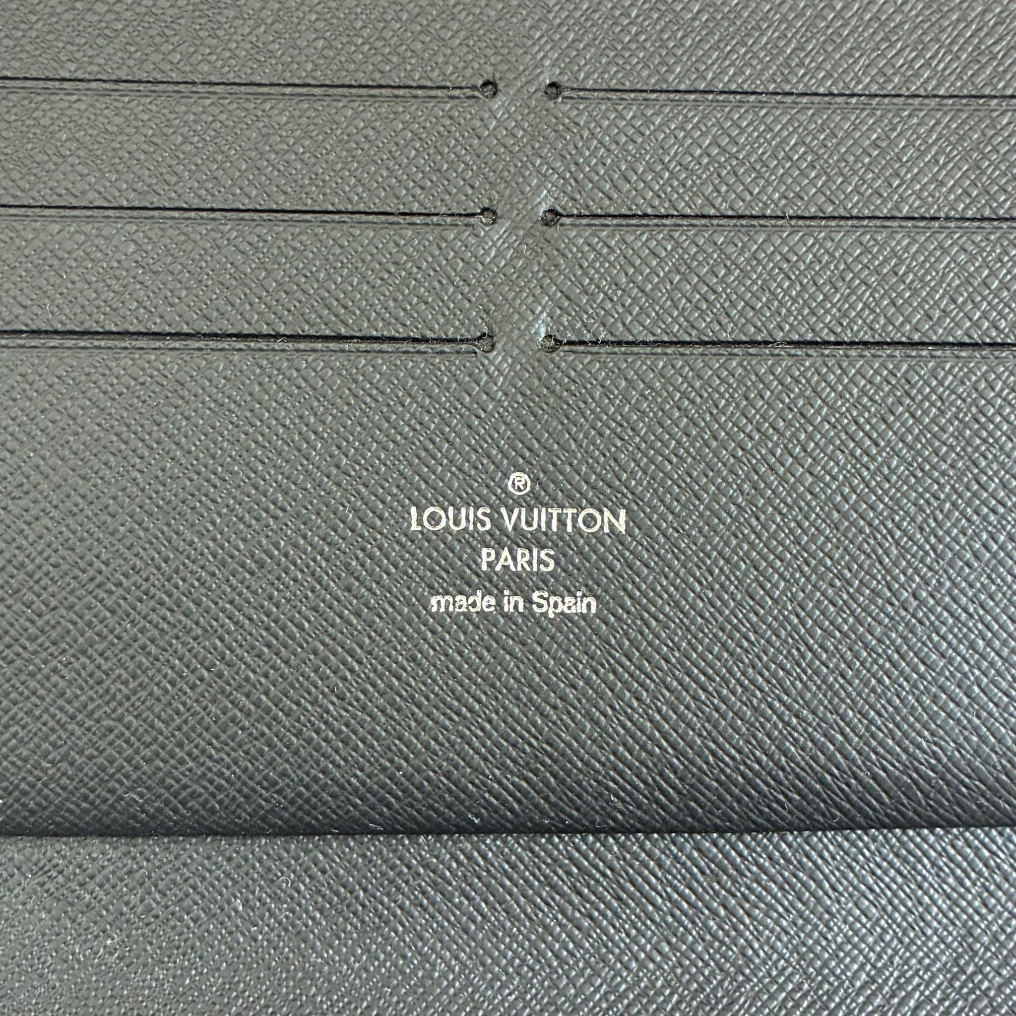 Louis Vuitton Zippy Organizer Epi
