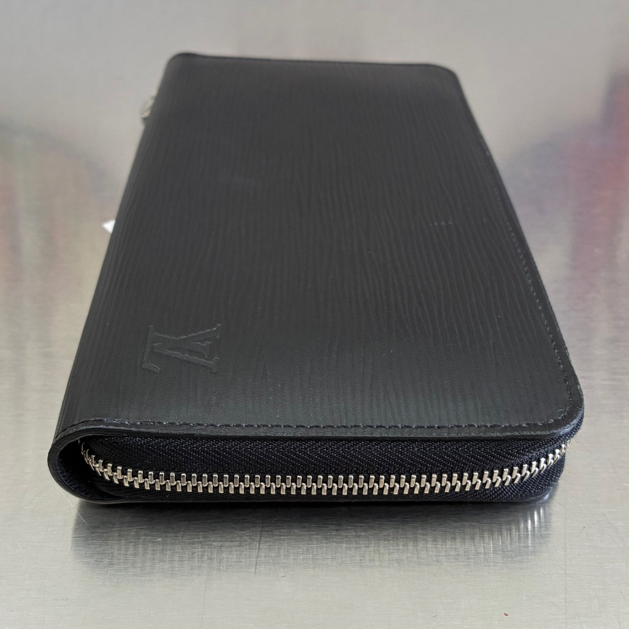 Louis Vuitton Zippy Organizer Epi