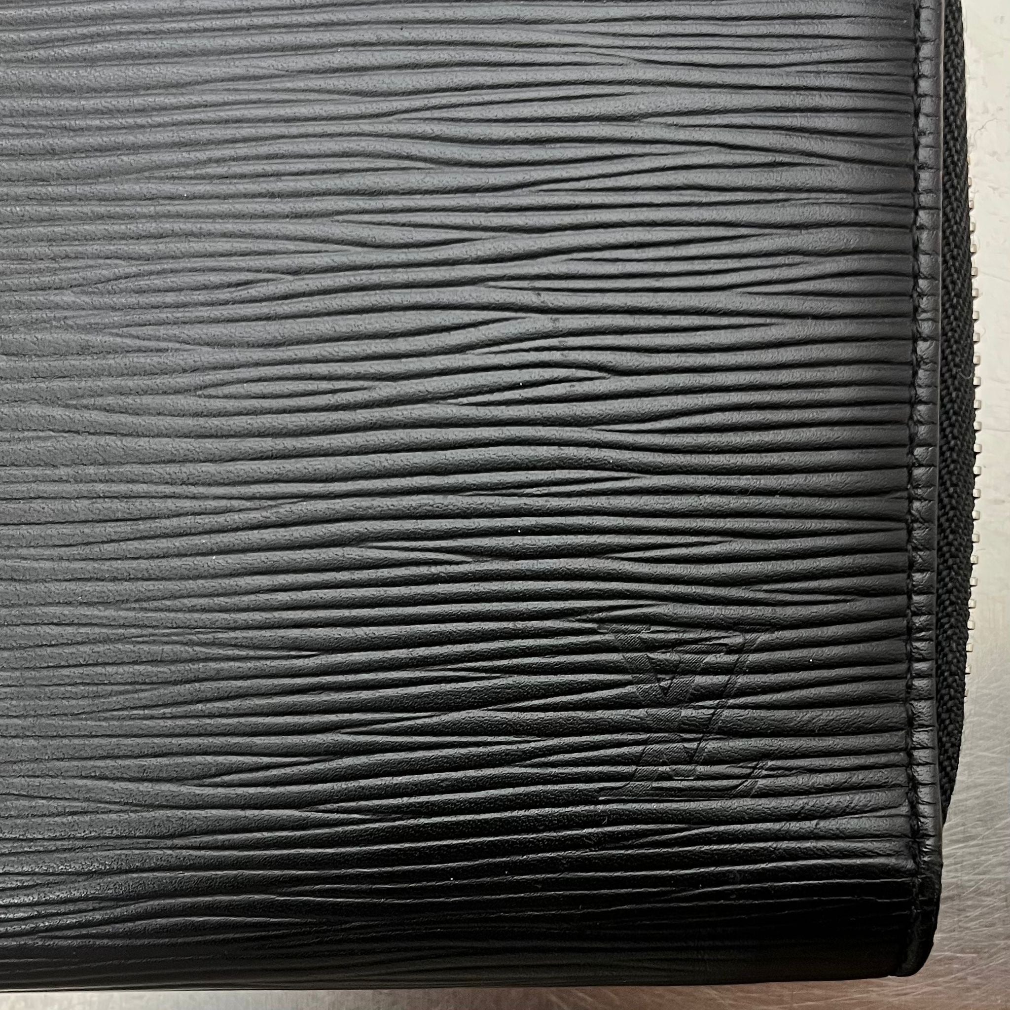 Louis Vuitton Zippy Organizer Epi