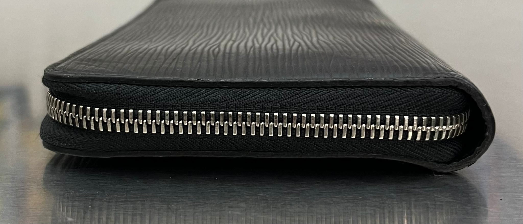 Louis Vuitton Zippy Organizer Epi