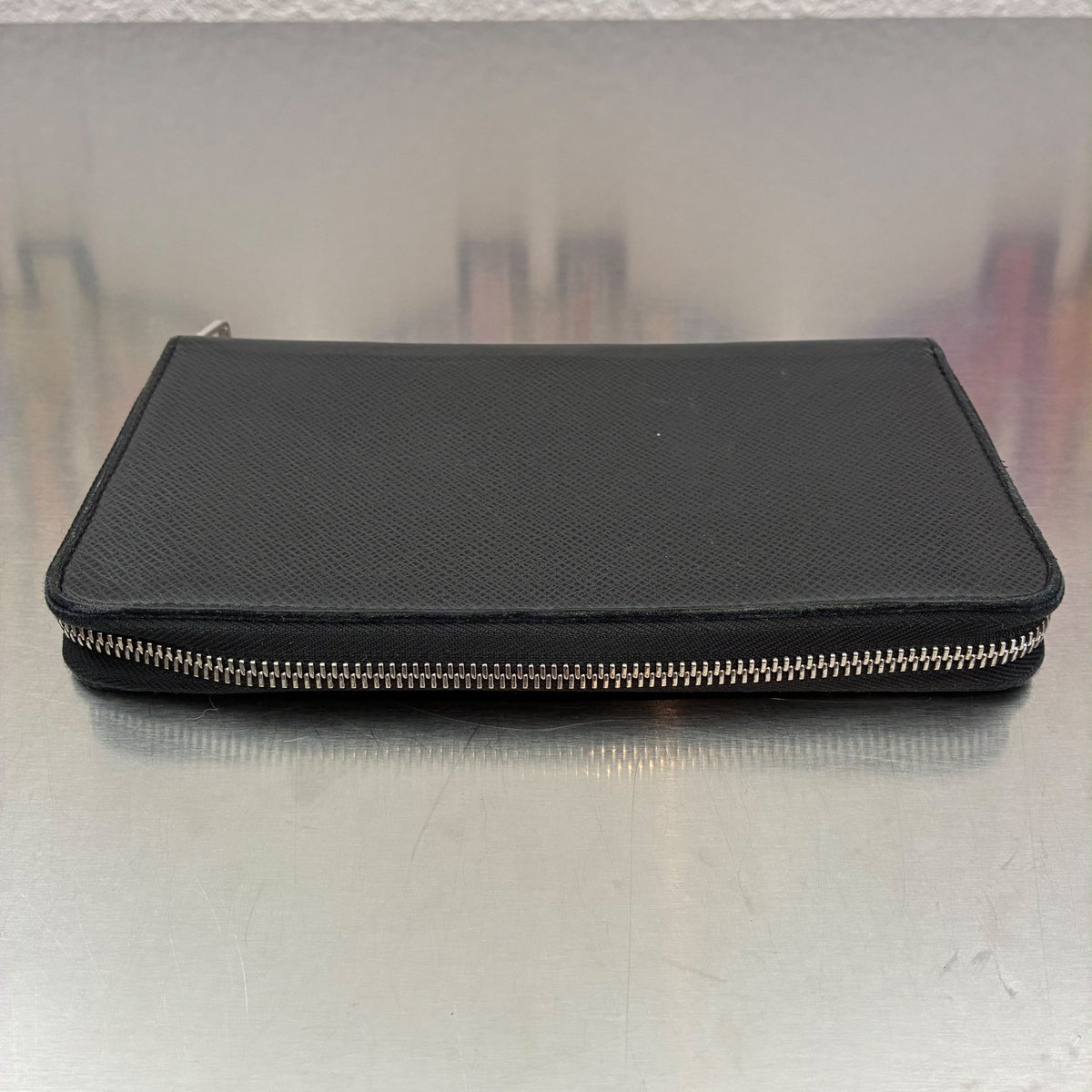Louis Vuitton Zippy Organizer Taiga