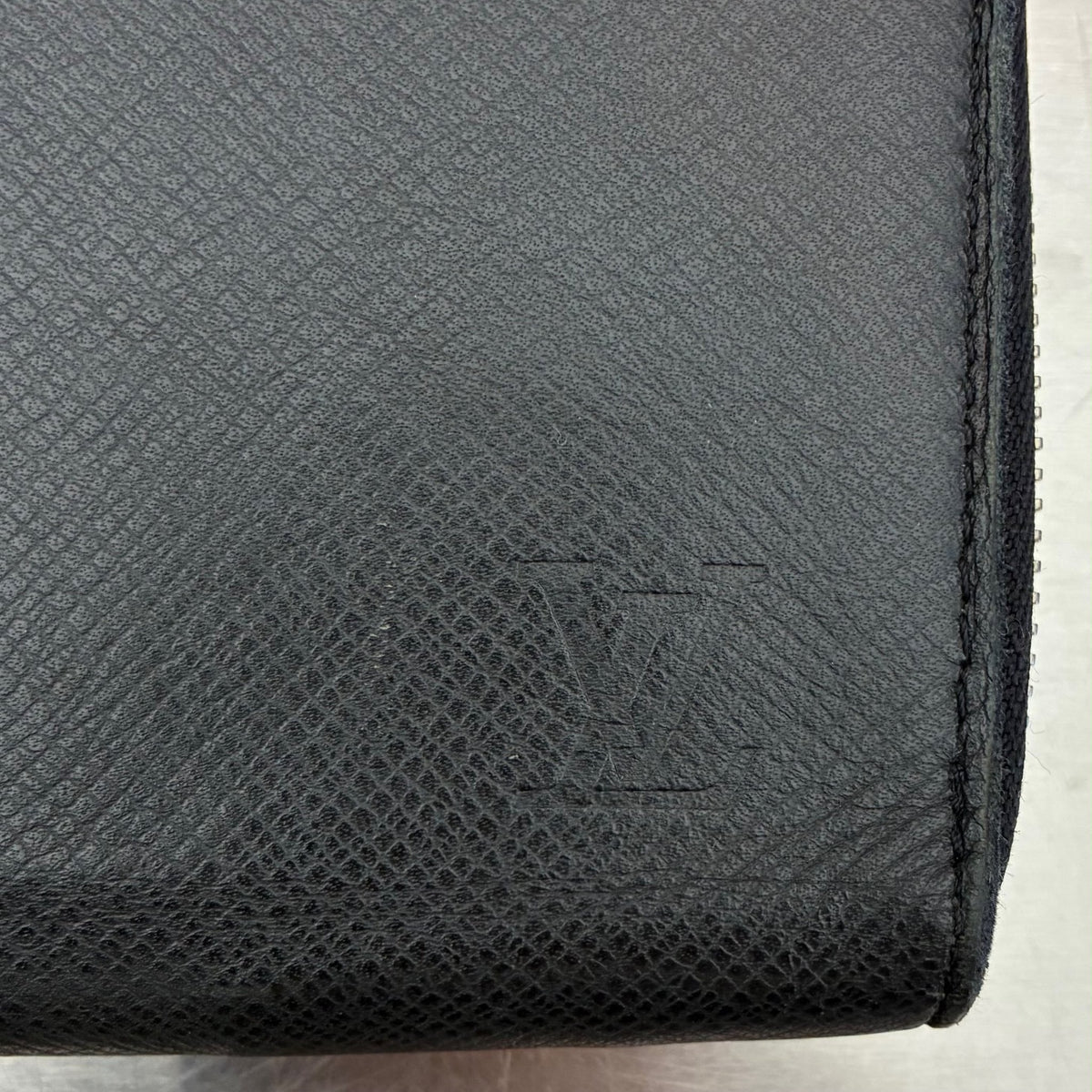 Louis Vuitton Zippy Organizer Taiga