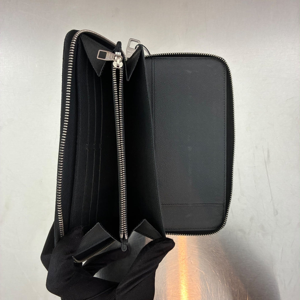 Louis Vuitton Zippy Organizer Taiga