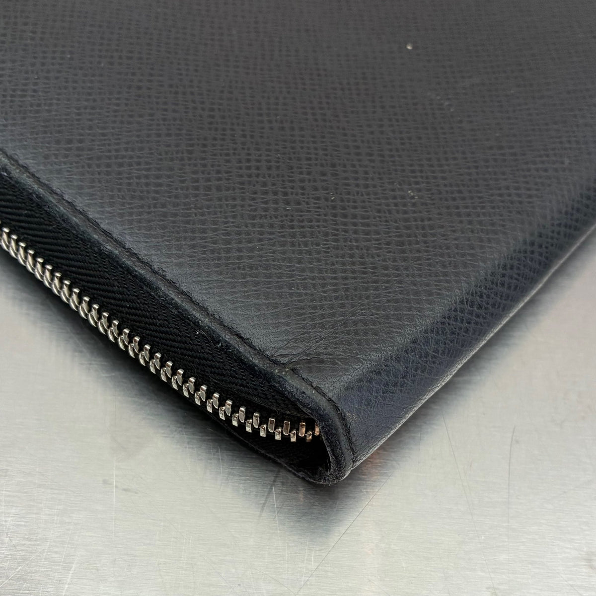 Louis Vuitton Zippy Organizer Taiga