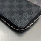 Louis Vuitton Zippy Vertical Damier