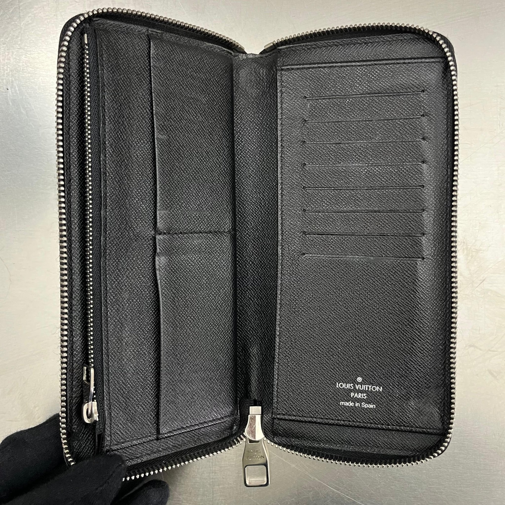 Louis Vuitton Zippy Vertical Damier