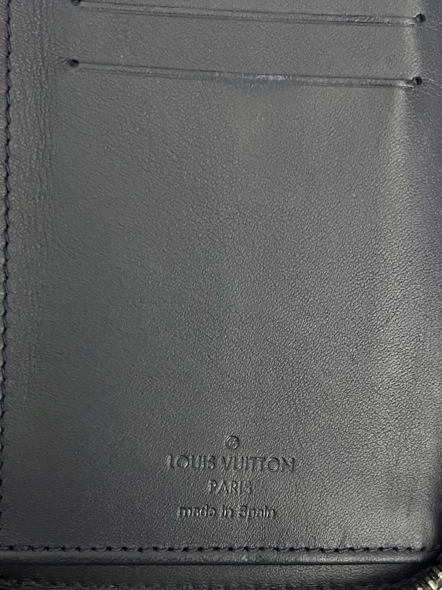Louis Vuitton Zippy Vertical Damier Azur