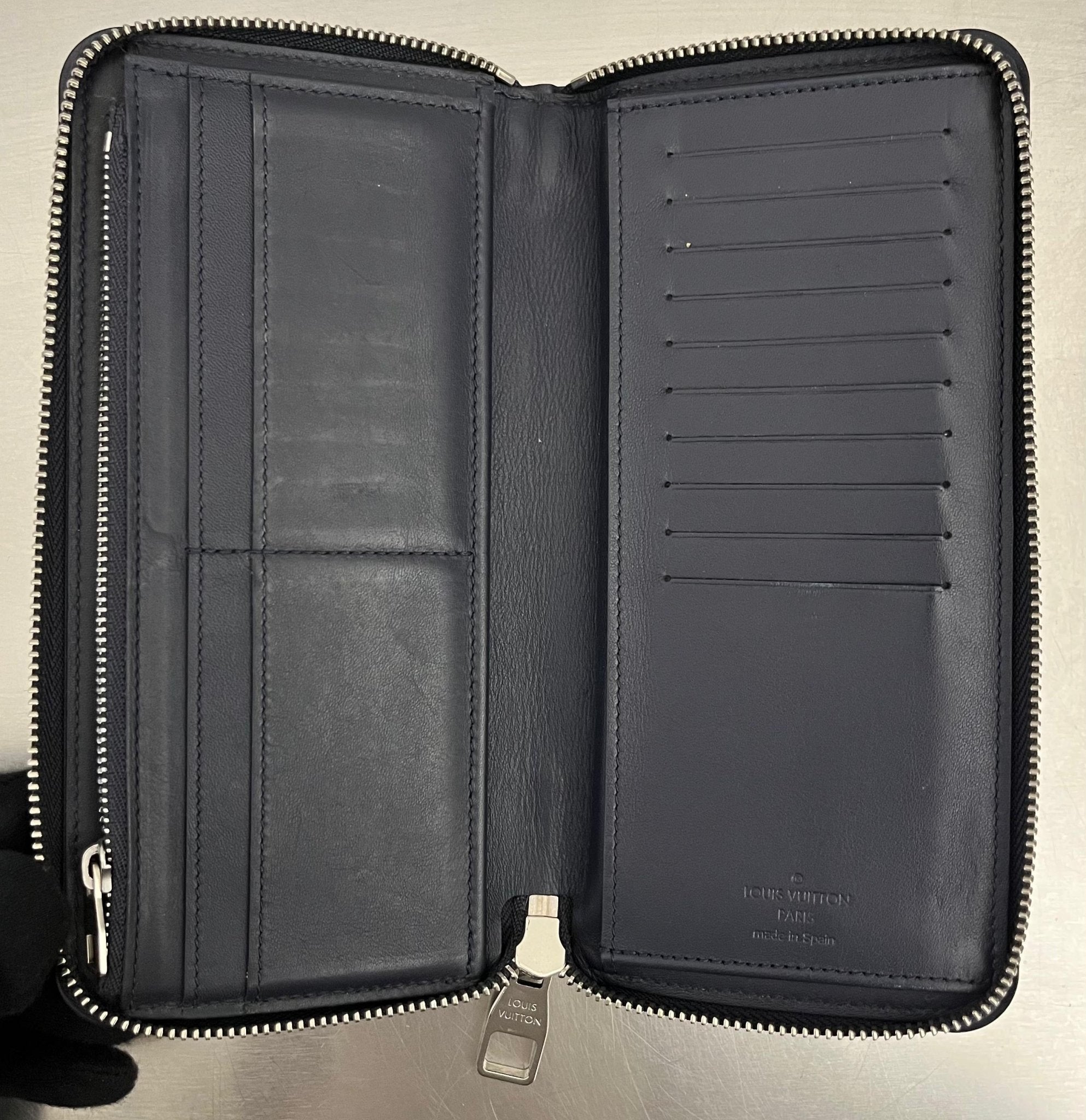 Louis Vuitton Zippy Vertical Damier Azur