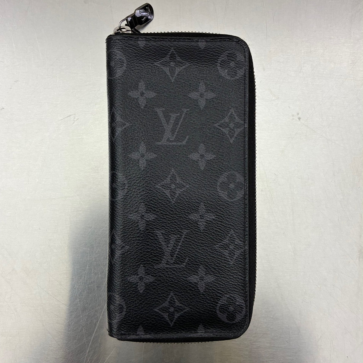 Louis Vuitton Zippy Vertical Monogam Eclipse