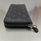 Louis Vuitton Zippy Vertical Monogam Eclipse