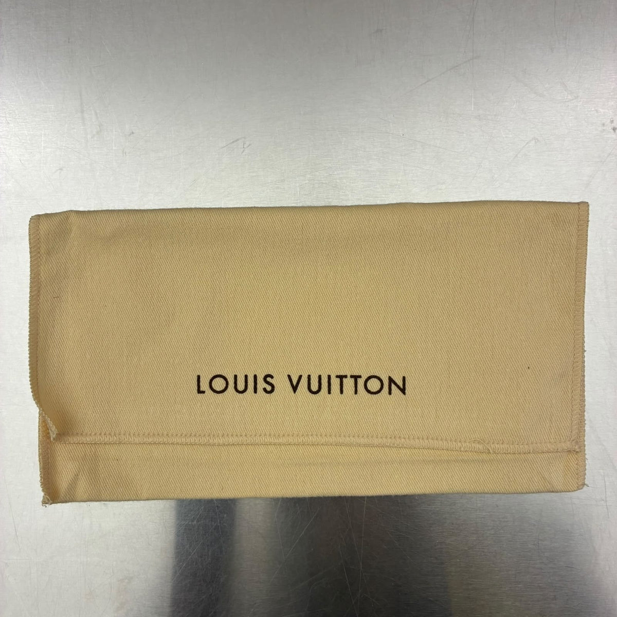 Louis Vuitton Zippy Vertical Monogam Eclipse