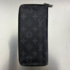 Louis Vuitton Zippy Vertical Monogam Eclipse