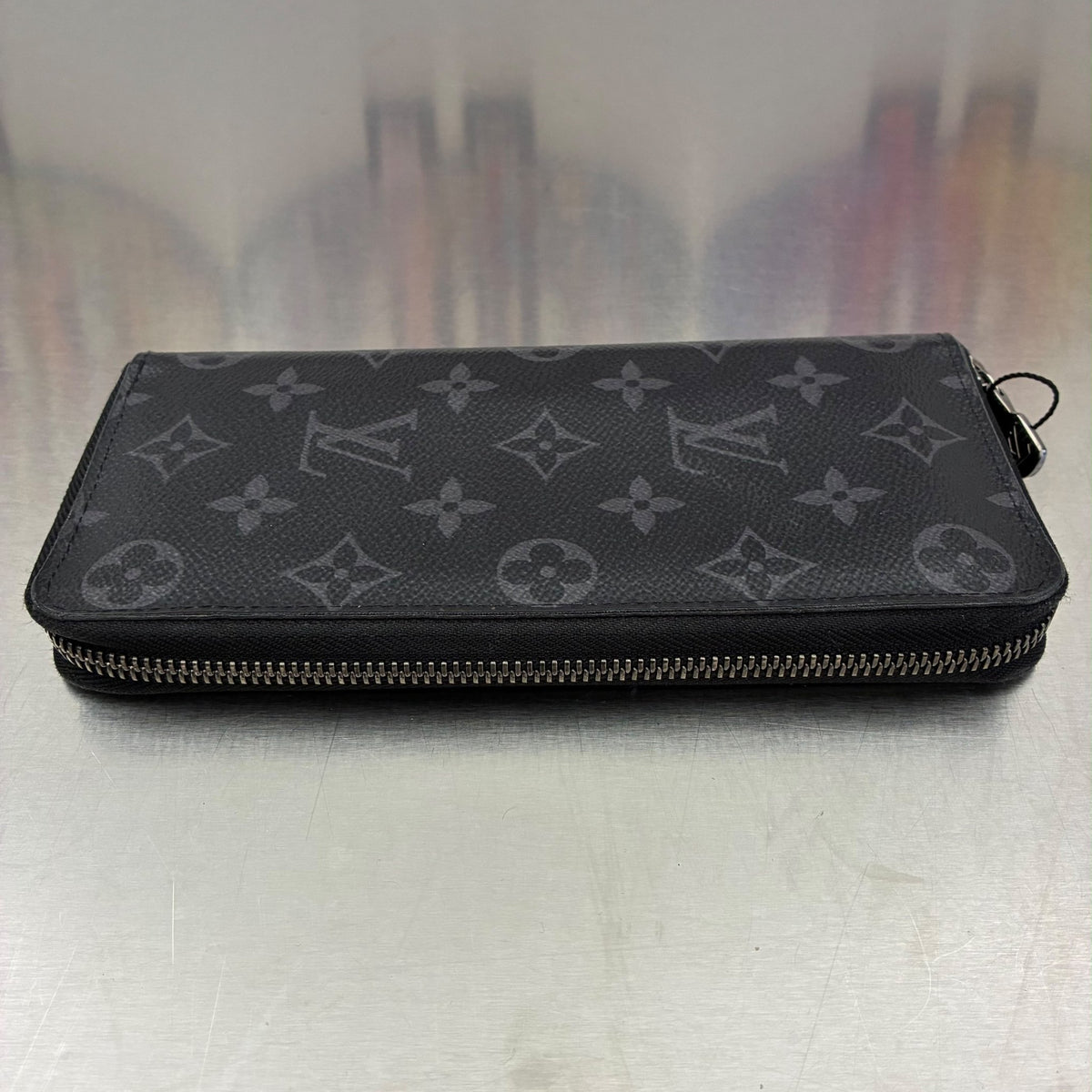 Louis Vuitton Zippy Vertical Monogam Eclipse