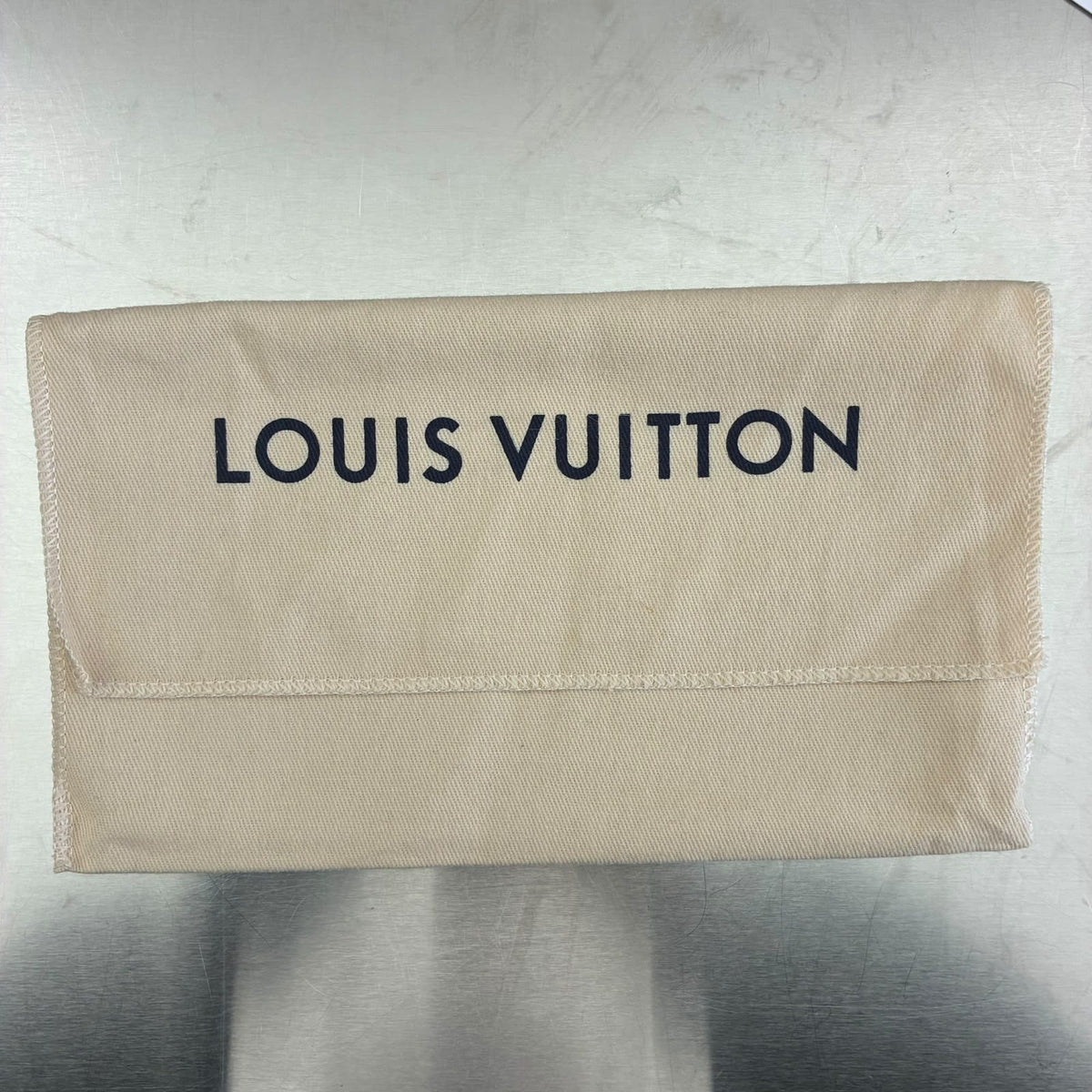Louis Vuitton Zippy Vertical Monogam Shadow