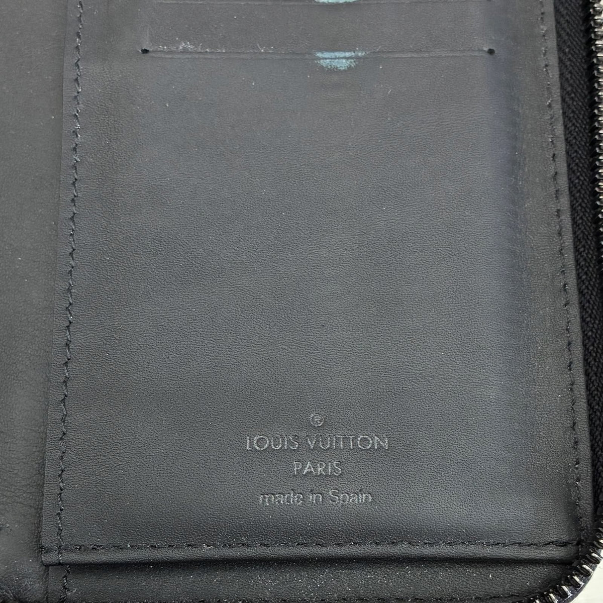 Louis Vuitton Zippy Vertical Monogam Shadow