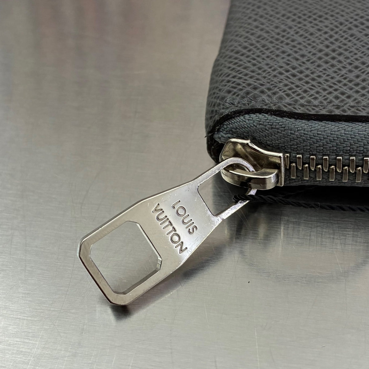Louis Vuitton Zippy Vertical Taiga