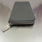 Louis Vuitton Zippy Vertical Taiga