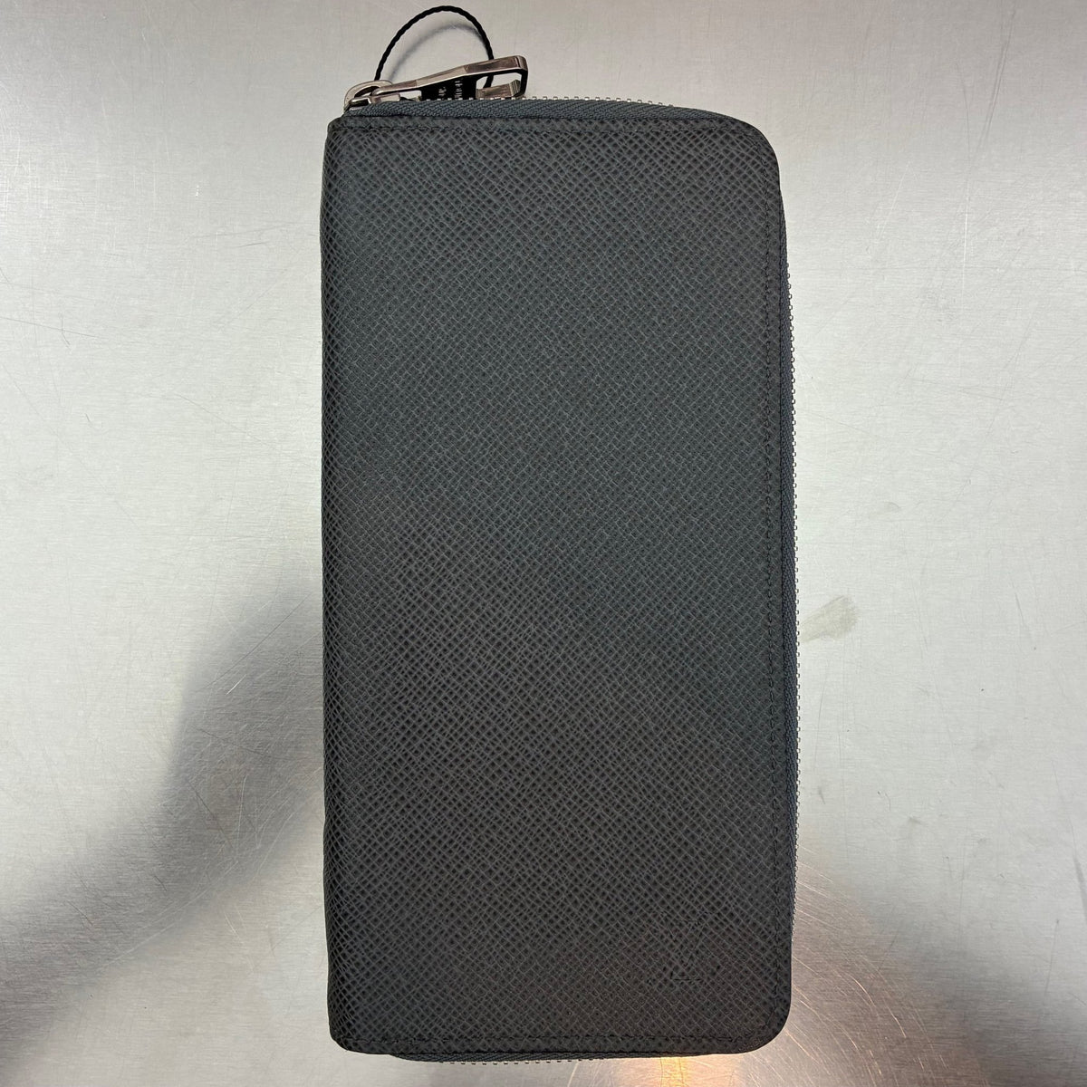 Louis Vuitton Zippy Vertical Taiga