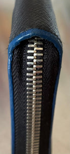 Louis Vuitton Zippy Vertical Taiga