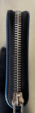 Louis Vuitton Zippy Vertical Taiga