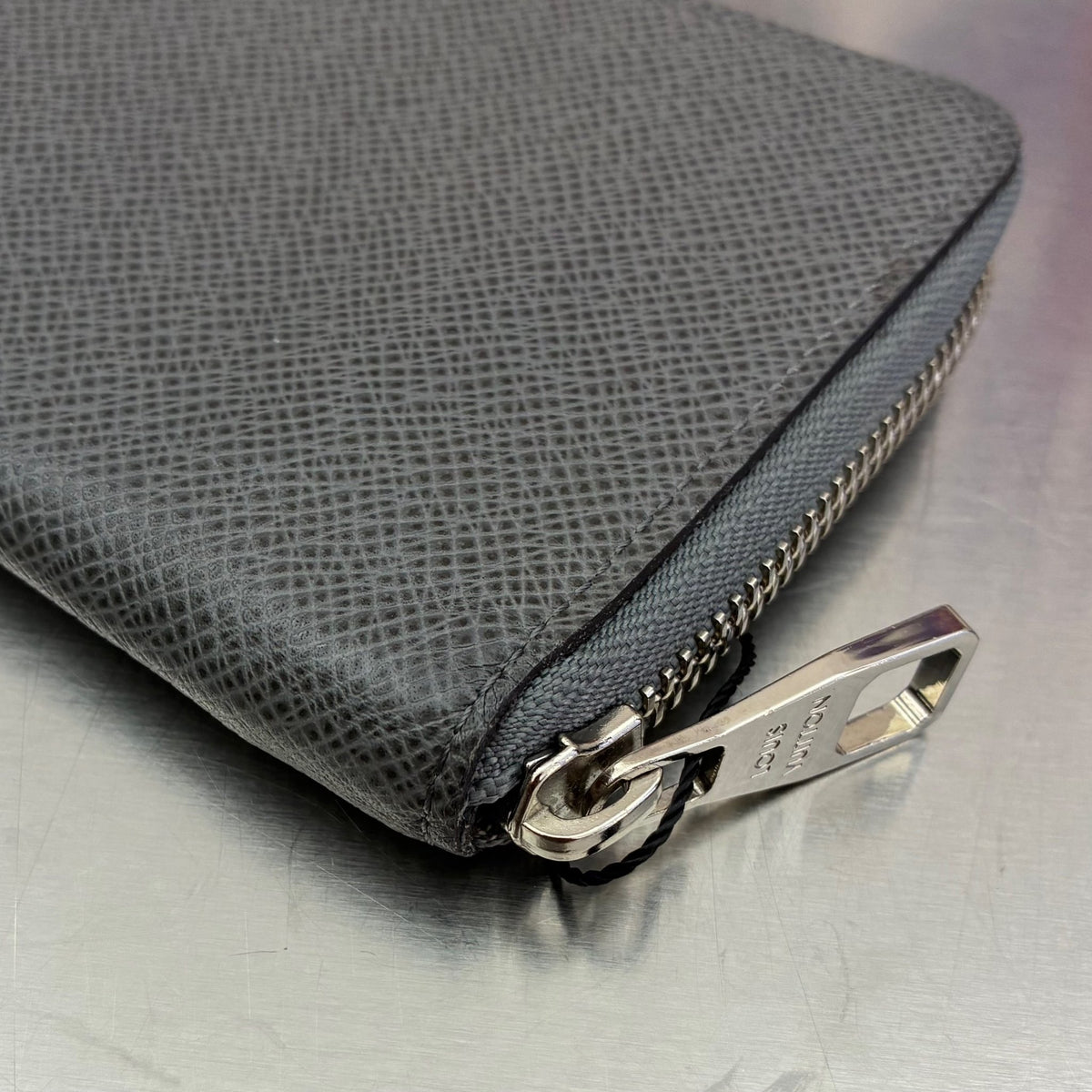Louis Vuitton Zippy Vertical Taiga