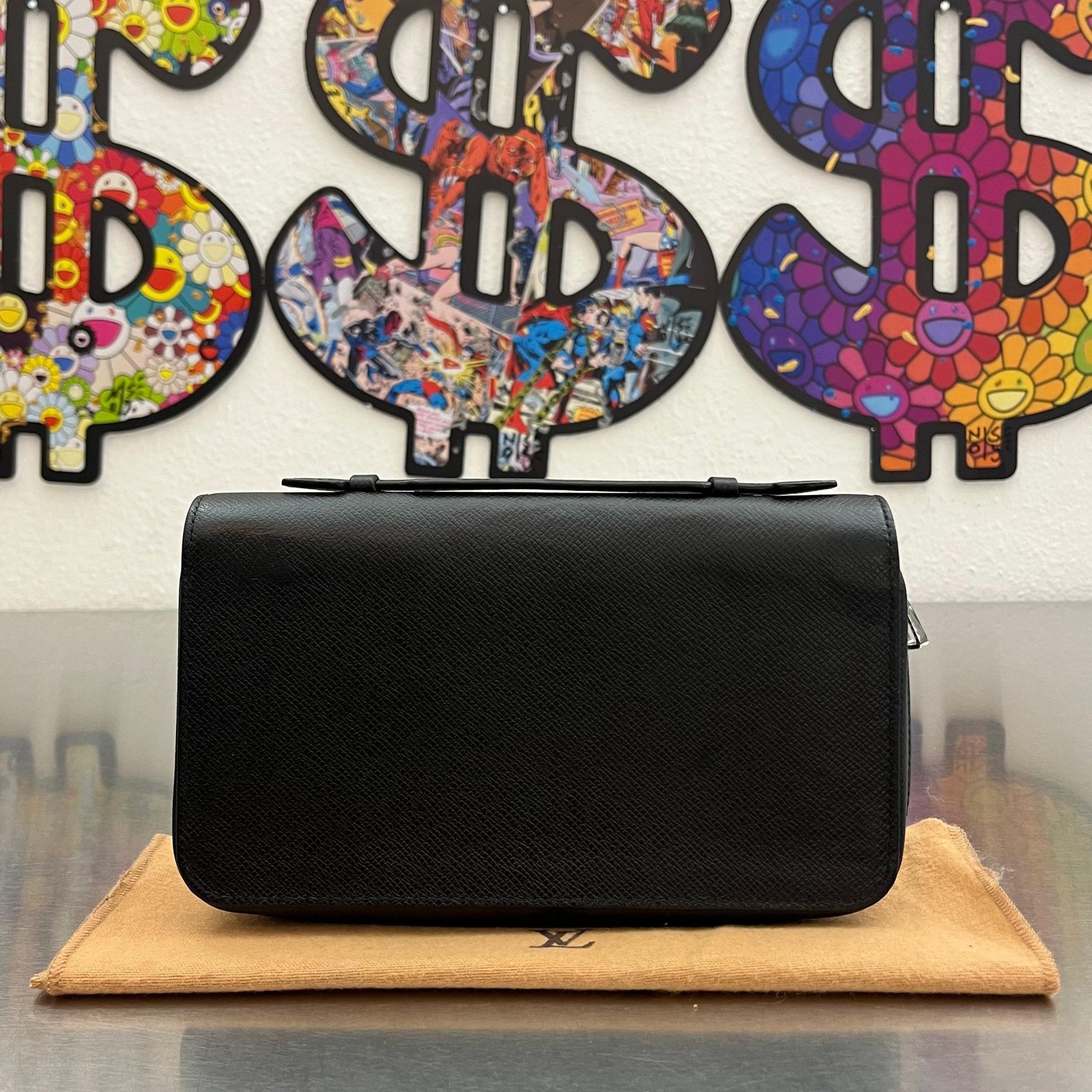 Louis Vuitton Zippy XL Taiga