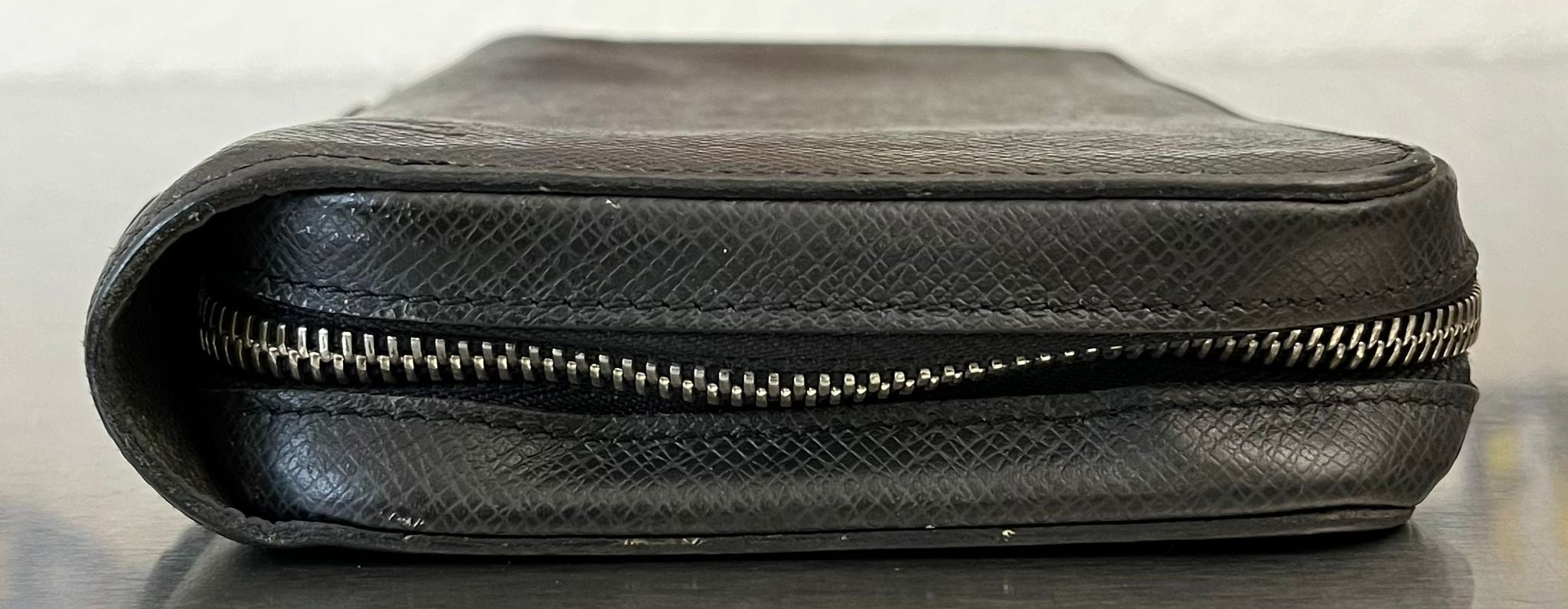 Louis Vuitton Zippy XL Taiga